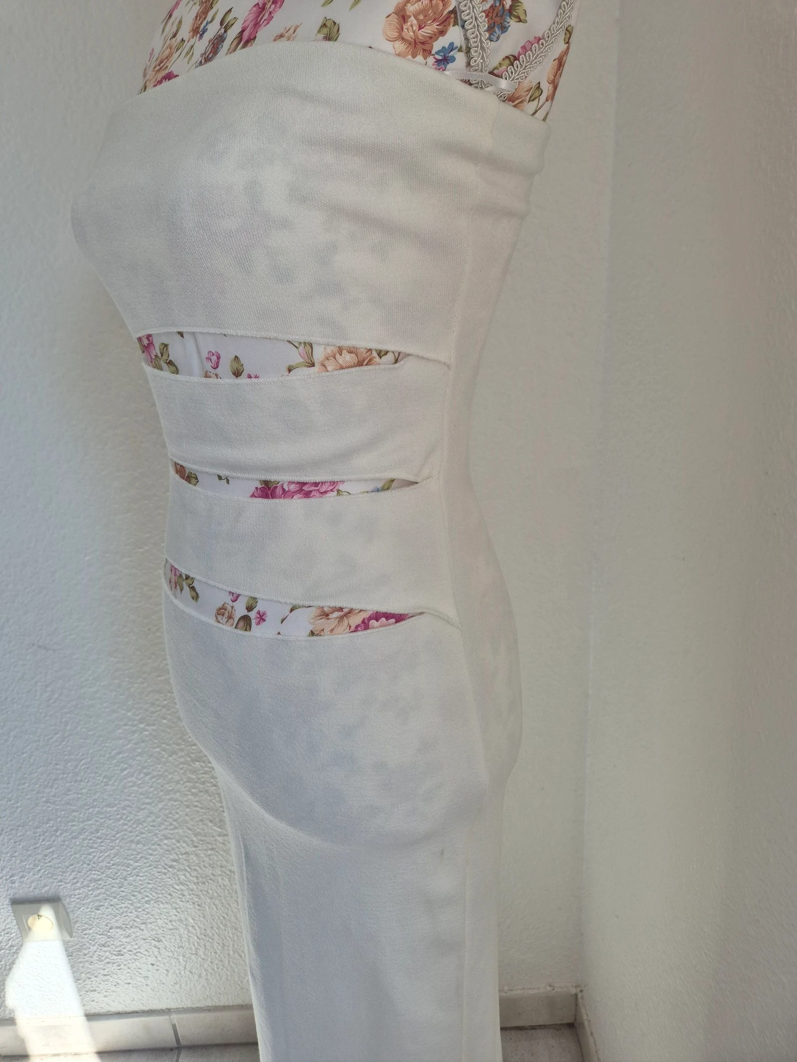 Vestido bustier Zara branco cru midi justo com recortes elegante para coquetel tamanho M 38 – photo 4